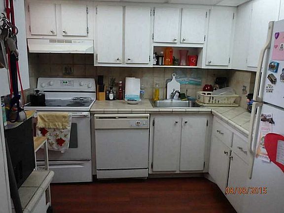 2nd image of 16950 W Dixie Hwy #B438