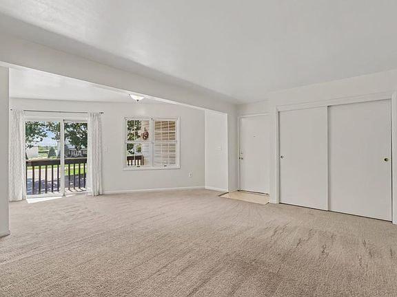 3rd image of 2712 Lisburn Rd