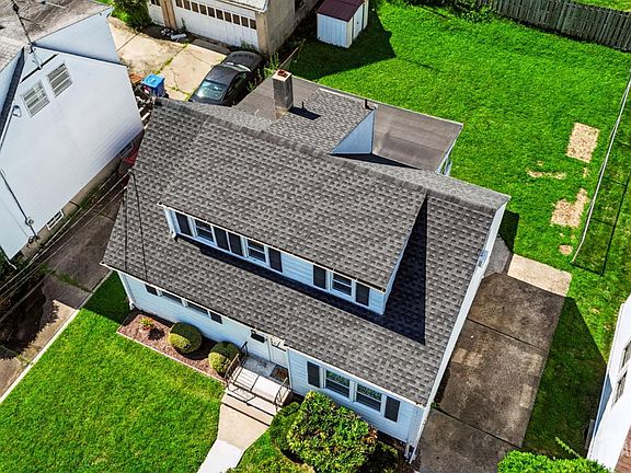 5th image of 78 Darrow St