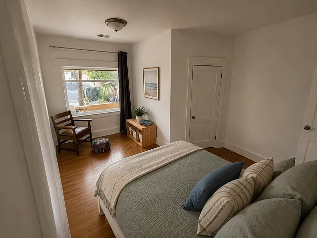2918 S Burnside Ave — Photo 12