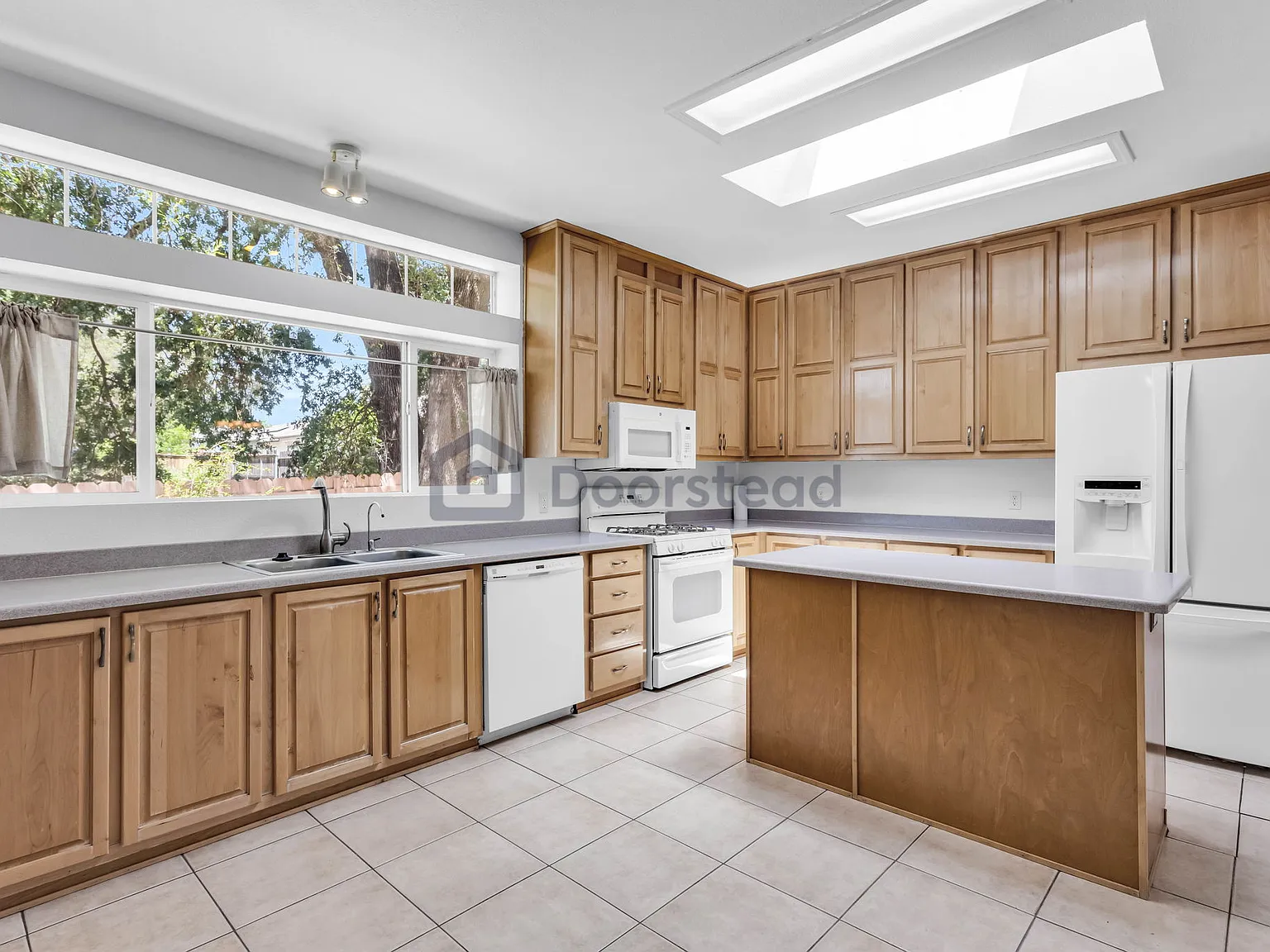3 bed, 2.0 bath, 2000 sqft, $3,500 — Photo 1