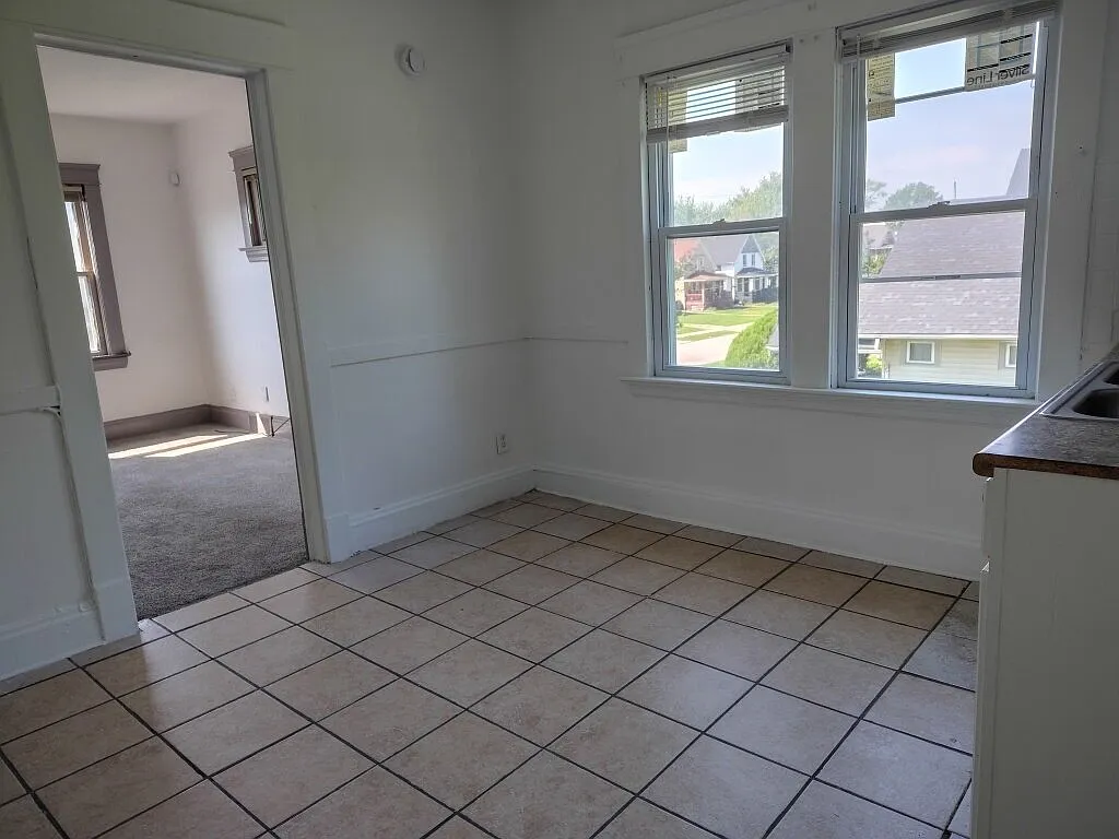 13509 Svec Ave. Up Cleveland, OH 44120 — Photo 2