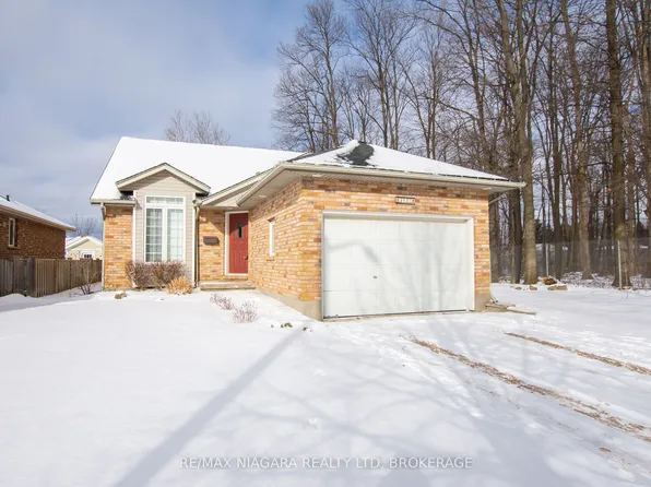 3417 Michelle Ct, Niagara Falls, ON L2H 3E7
