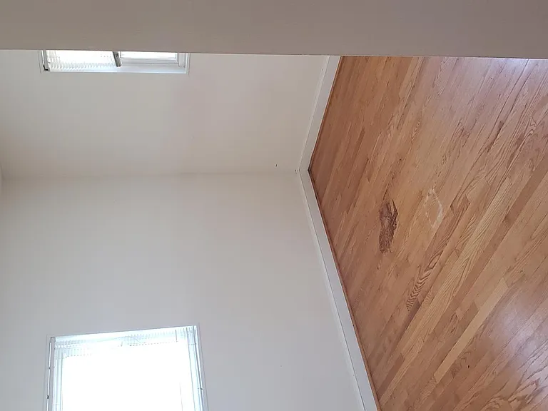 800 N Woodrow St — Photo 2