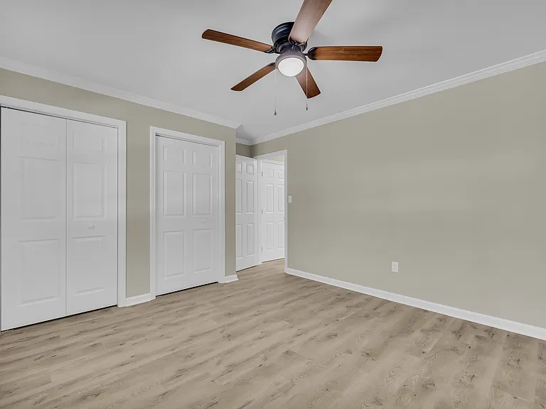 100 Woodstone Dr #7 — Photo 31