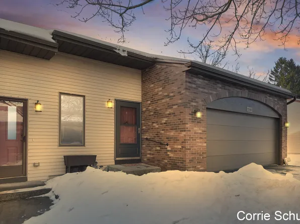 3240 Arrowhead Arms Ct SW, Grandville, MI 49418
