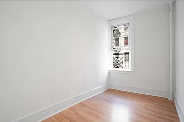 Rented by R New York