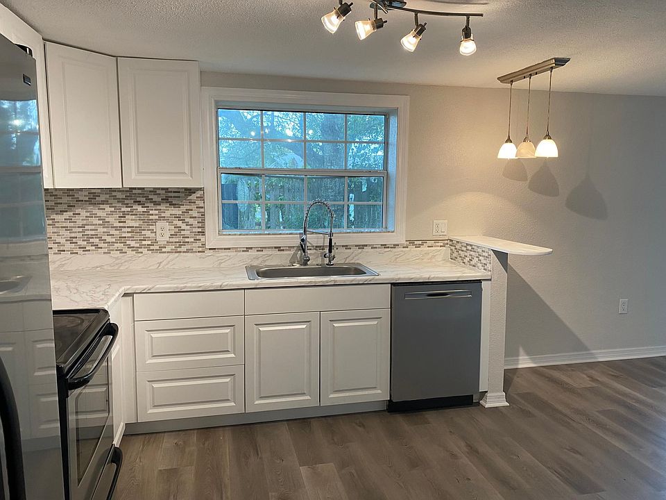 1st image of 5122 Chet Dr