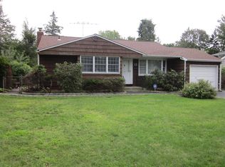 12 Astor Ct, Commack, NY 11725