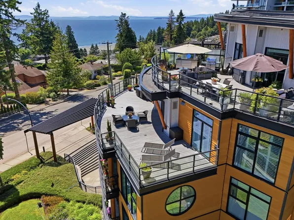 14855 Thrift Ave #418, White Rock, BC V4B 2J6