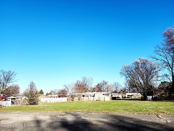 3rd image of 4330 Sadie Ln