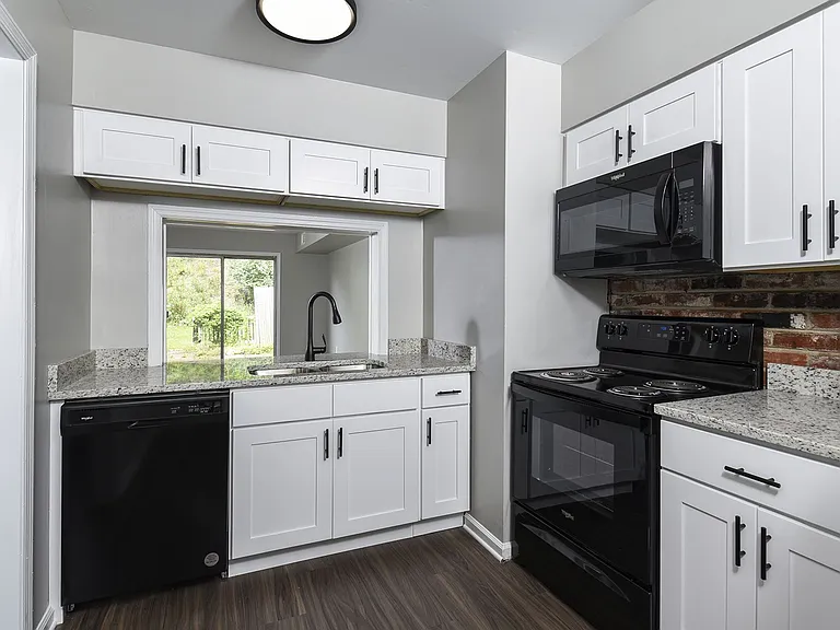 River Oaks Townhomes at Fox Chapel — Photo 15