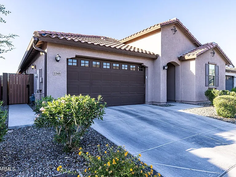 1548 W Corral Rd — Photo 2