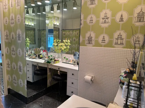 118 East 60th Street image 8 of 9