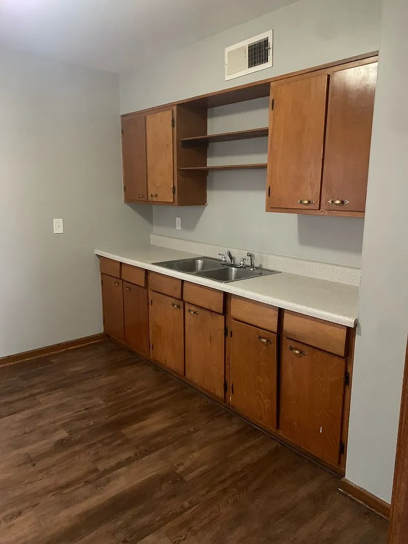 Adorable Home Ready For Move In — Photo 3