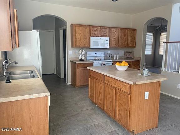 4th image of 42316 W Chisholm Dr