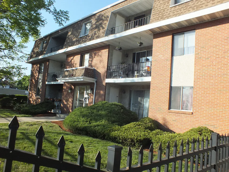 155 Pleasant St #B11