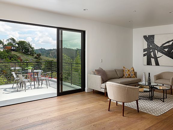 4th image of 372 W Avenue 44