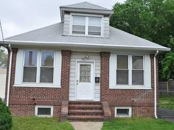 2 Hedges St, North Brunswick, NJ 08902