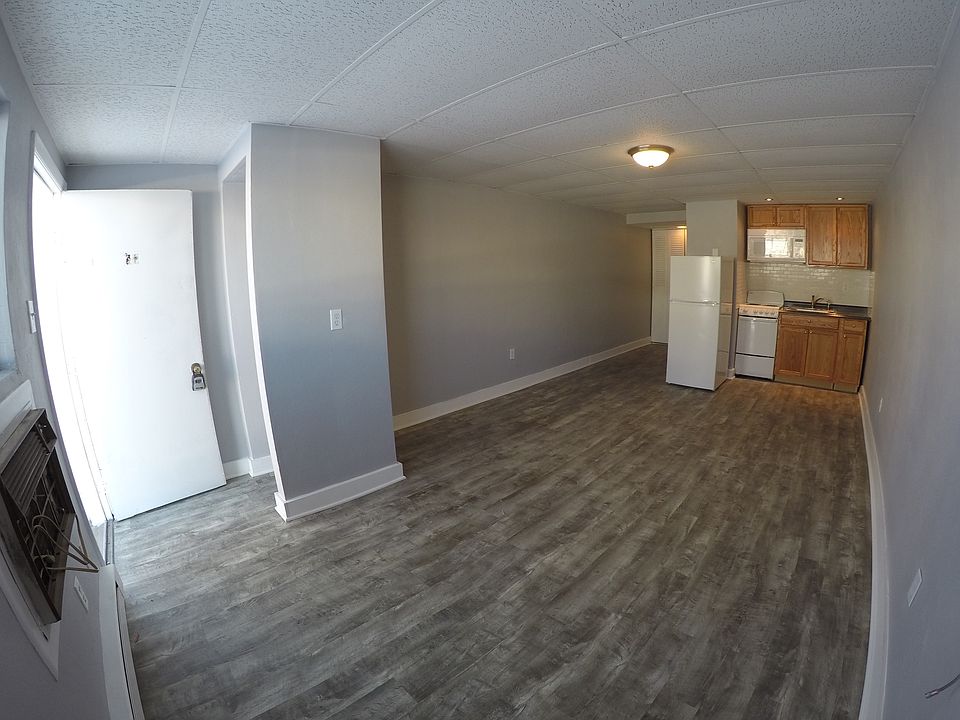 1st image of 100 Parkway Blvd APT 19