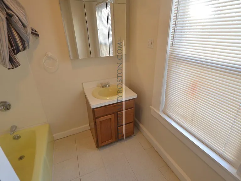 23 Cushing St #2 — Photo 15