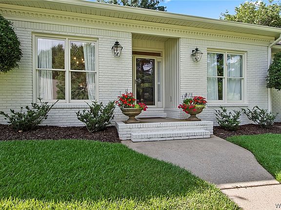 3rd image of 662 Petersburg Rd
