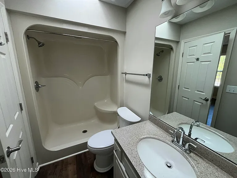 1 Court 10 — Photo 12
