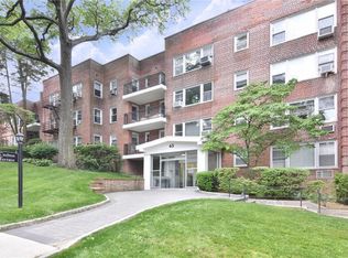 65 Durham Rd APT 3C, Bronxville, NY 10708
