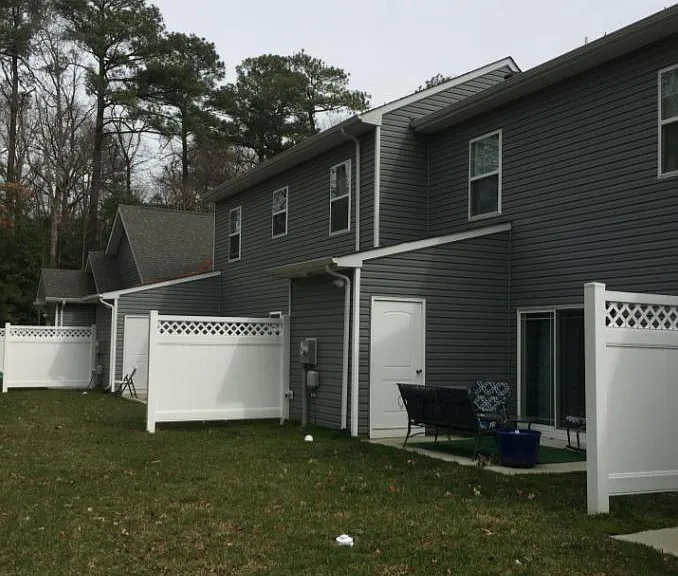 403 Calabash Ct — Photo 2