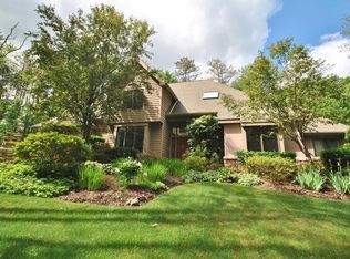 1370 Sand Run Rd, Akron, OH 44313