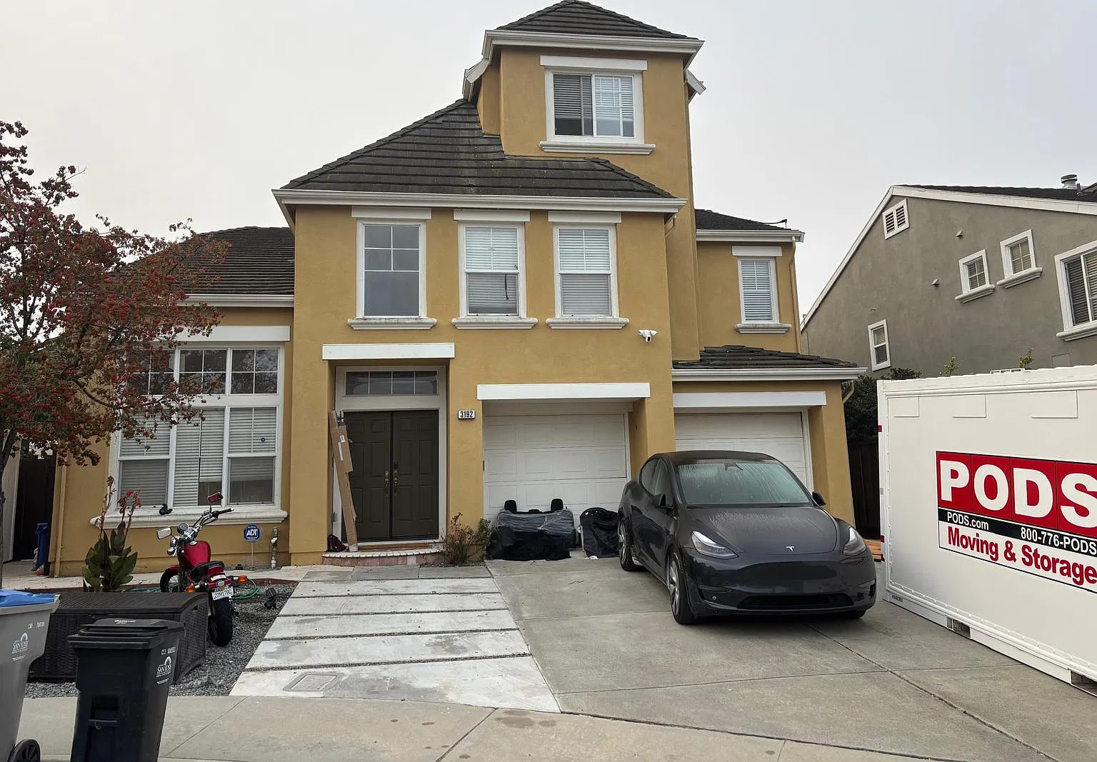 5 bed, 2778 sqft, $6,400 — Photo 1