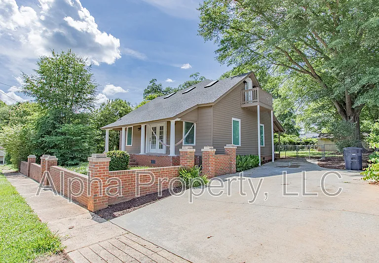 114 Edwards St — Photo 2