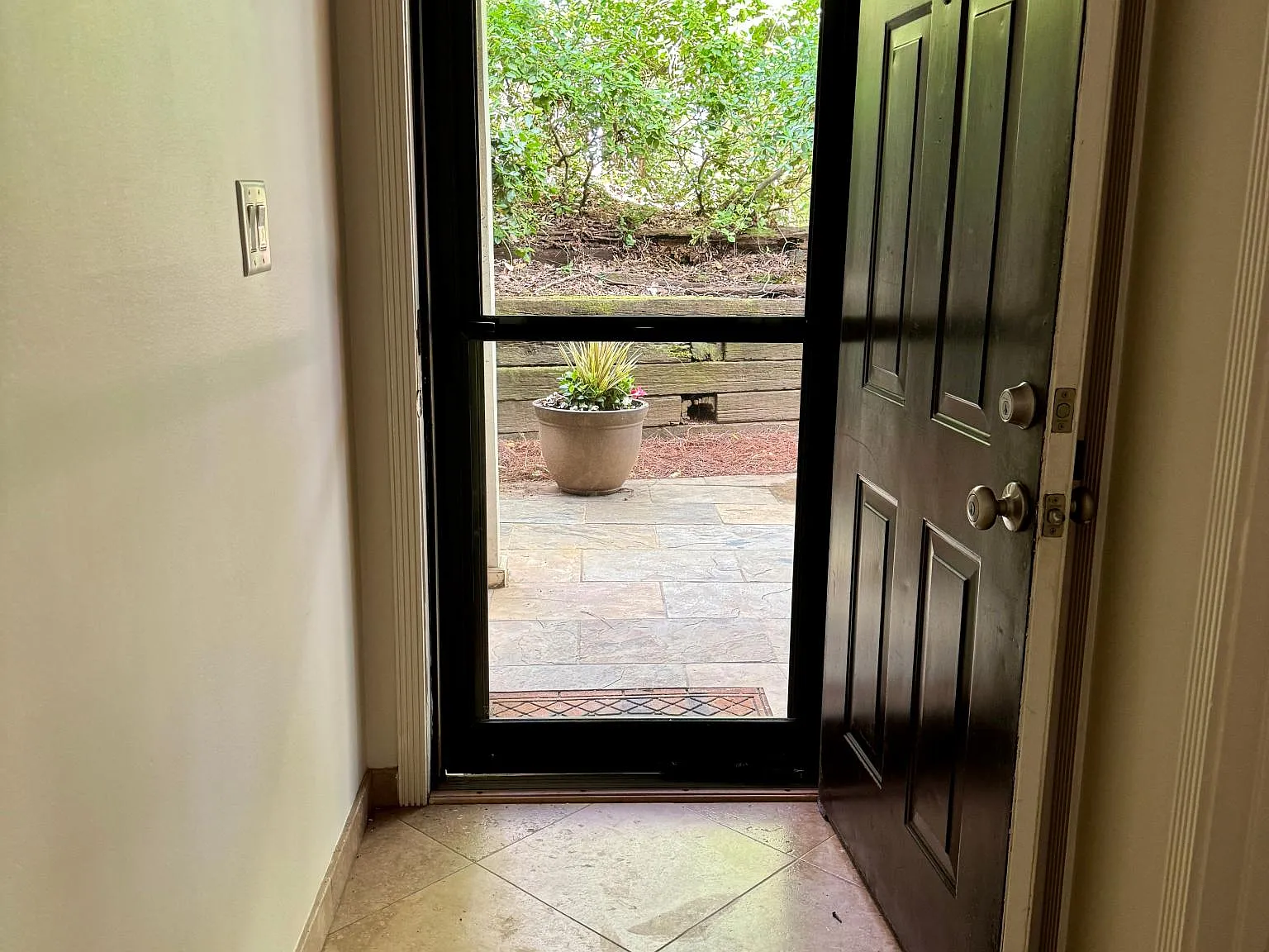 2 bed, 1017 sqft, $1,950 — Photo 2