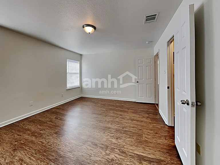 2040 Bliss Rd — Photo 11