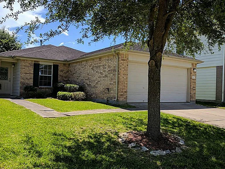 2027 James Madison Dr — Photo 1