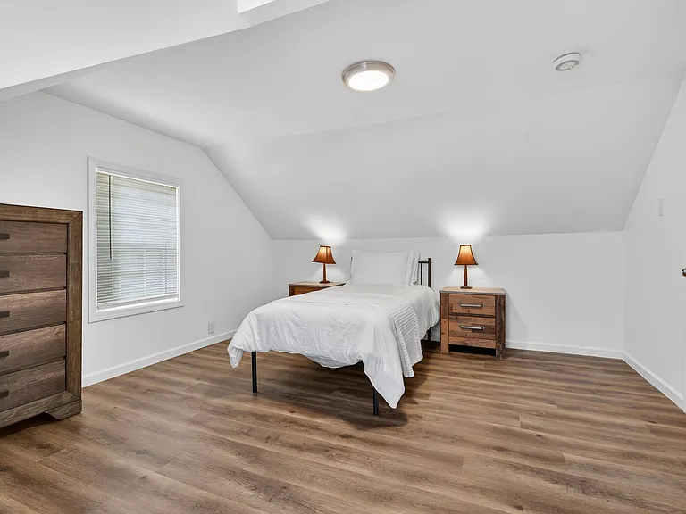 16 Lansing Ave — Photo 31