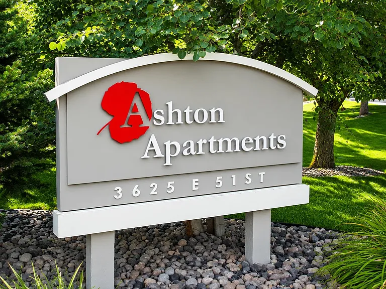 Ashton Apartments — Photo 57