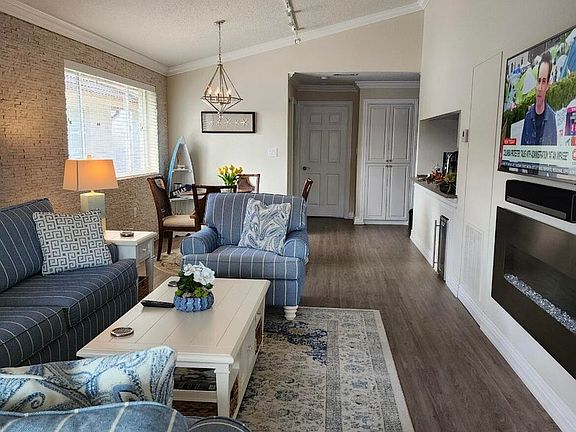 4th image of 19218 Glenmoor Dr #19218