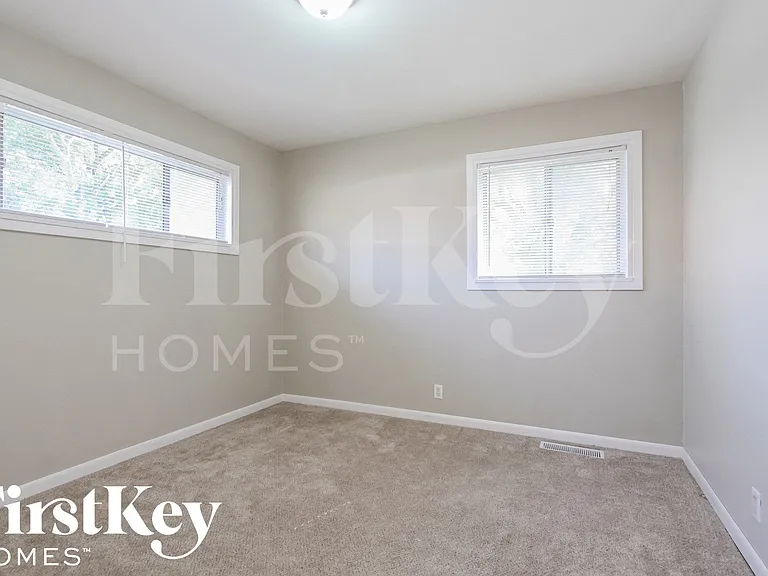 6605 W 14th St — Photo 11