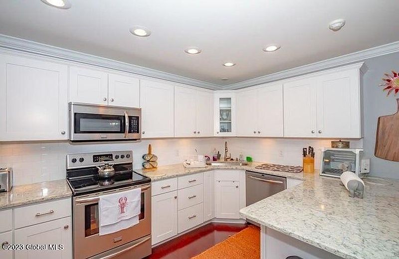 5th image of 93 Maple Street APT 104