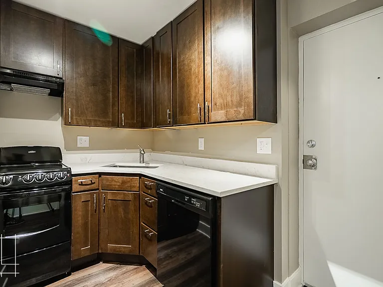 866 N. High St. — Photo 3