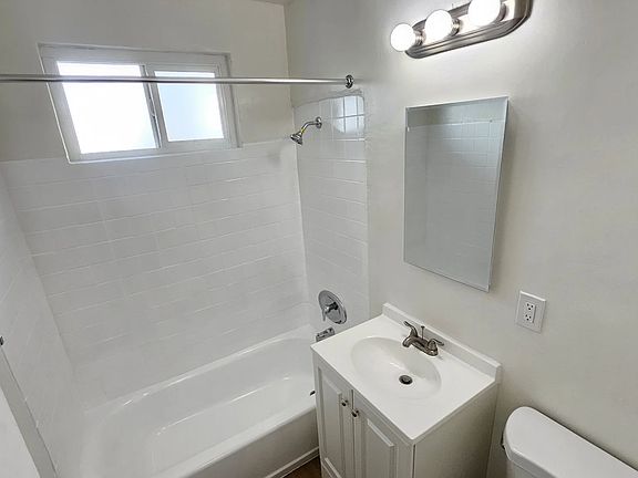 5th image of 1375 W 20th St APT 1