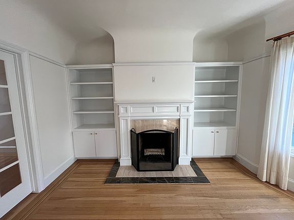 3rd image of 674 Bay St