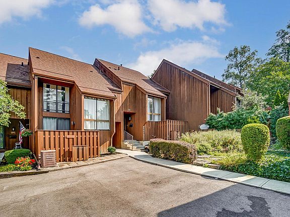 2nd image of 5068 Grasshopper Ln #5