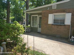 1 Willow St #A, Toms River, NJ 08757