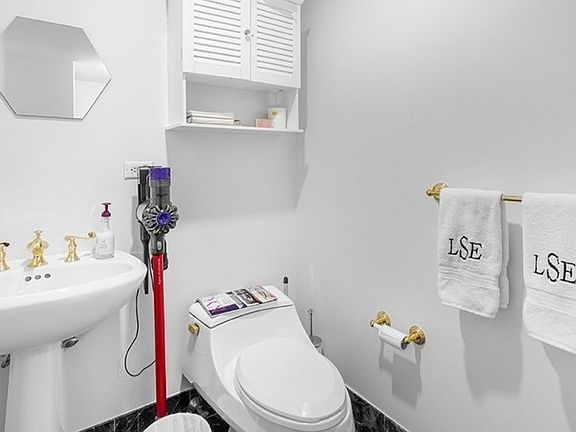 5th image of 188 E 76th St APT 7E