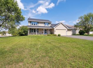 8358 Beacon Rd, Woodbury, MN 55125