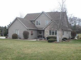 N71W27144 Hansen Dr, Lisbon, WI