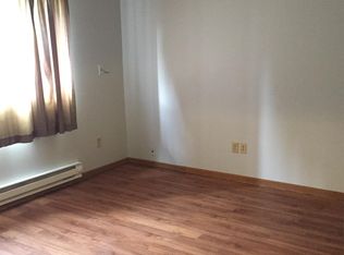 124 Earl St APT 1, Evansdale, IA 50707