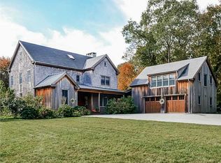 95 Cottrell Rd, Saunderstown, RI 02874